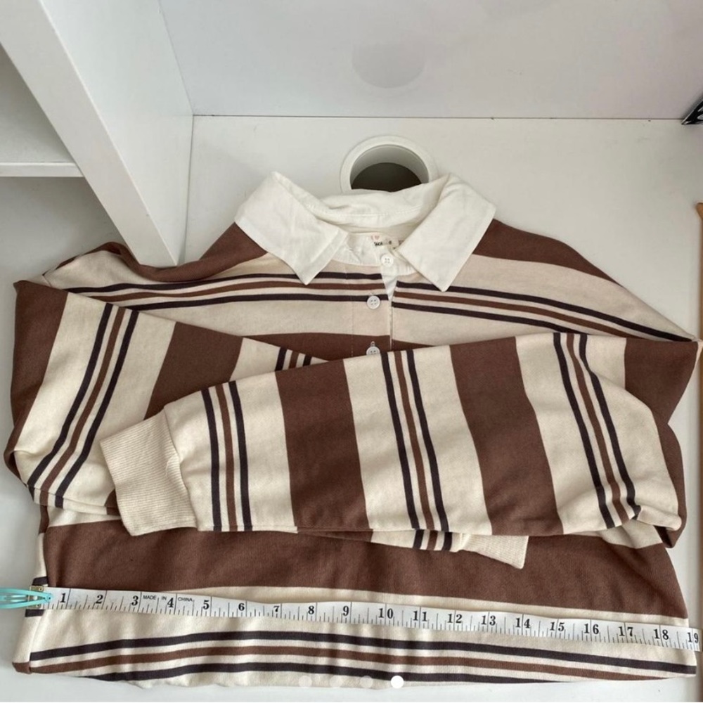 brown and white striped, collared long
sleeve shirt🤎 - Picture 4 of 4